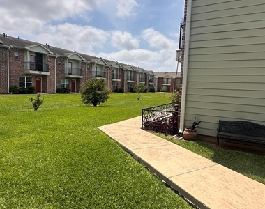 2702 Vienna Place - Photo Thumbnail 2