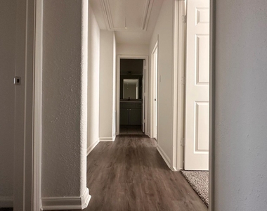 2702 Vienna Place - Photo Thumbnail 4