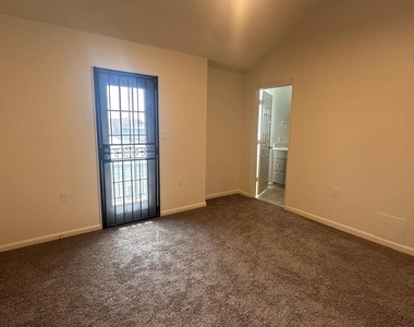 2702 Vienna Place - Photo Thumbnail 1