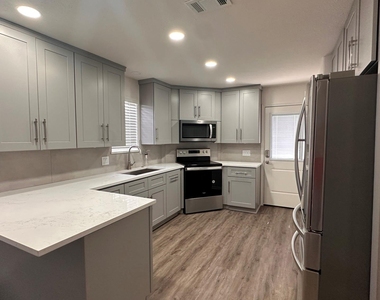 2702 Vienna Place - Photo Thumbnail 9
