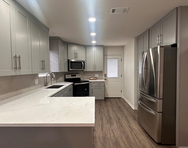 2702 Vienna Place - Photo Thumbnail 15