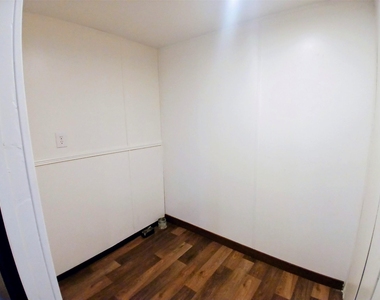 715 Windwood Drive - Photo Thumbnail 8