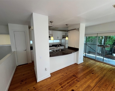 1315 Buckner Street - Photo Thumbnail 7