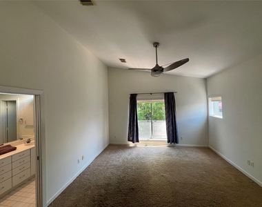 1315 Buckner Street - Photo Thumbnail 16
