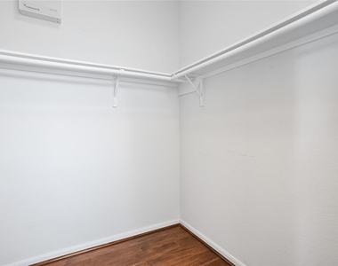 6530 Bayliss Valley Lane - Photo Thumbnail 4