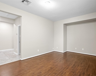 6530 Bayliss Valley Lane - Photo Thumbnail 12
