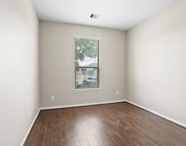 6530 Bayliss Valley Lane - Photo Thumbnail 27