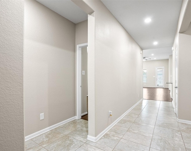 6530 Bayliss Valley Lane - Photo Thumbnail 10