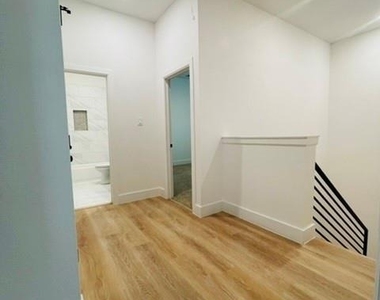 5312 Denmark Street - Photo Thumbnail 6