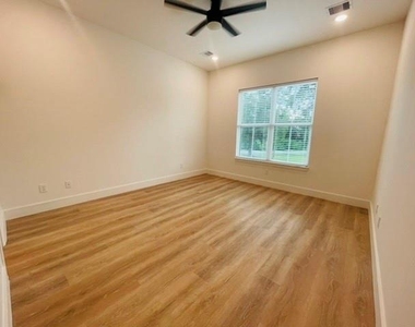 5312 Denmark Street - Photo Thumbnail 11