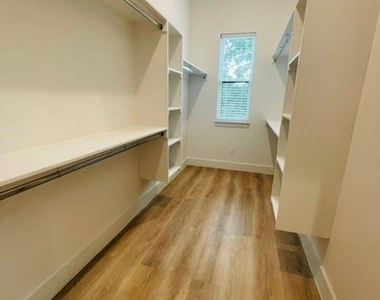 5312 Denmark Street - Photo Thumbnail 12