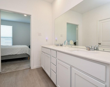 26610 Coast Redwood Drive - Photo Thumbnail 20