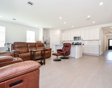 26610 Coast Redwood Drive - Photo Thumbnail 6