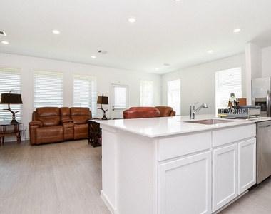 26610 Coast Redwood Drive - Photo Thumbnail 7