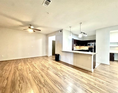 3333 Weslayan St Street - Photo Thumbnail 3