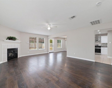 4007 Starbridge Pointe Lane - Photo Thumbnail 3