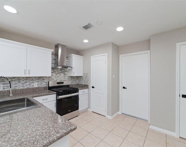 4007 Starbridge Pointe Lane - Photo Thumbnail 10