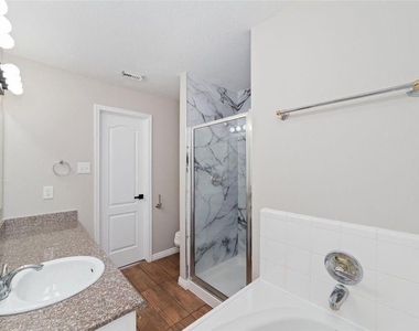 4007 Starbridge Pointe Lane - Photo Thumbnail 19