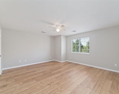 4007 Starbridge Pointe Lane - Photo Thumbnail 16