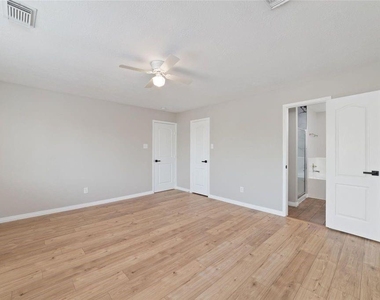4007 Starbridge Pointe Lane - Photo Thumbnail 17