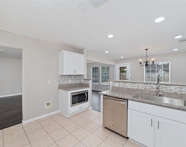 4007 Starbridge Pointe Lane - Photo Thumbnail 14
