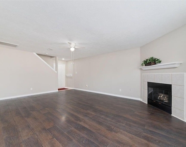4007 Starbridge Pointe Lane - Photo Thumbnail 6
