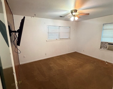 8602 Glenlea Street - Photo Thumbnail 5