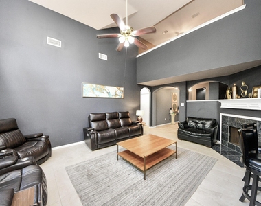 7902 Belterraza Court - Photo Thumbnail 4