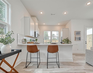 9316 Arledge Street - Photo Thumbnail 5