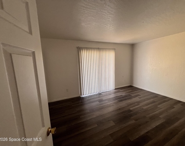 3214 Tree Ridge Lane Ne - Photo Thumbnail 2