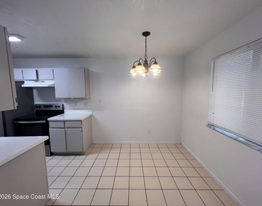 3214 Tree Ridge Lane Ne - Photo Thumbnail 7