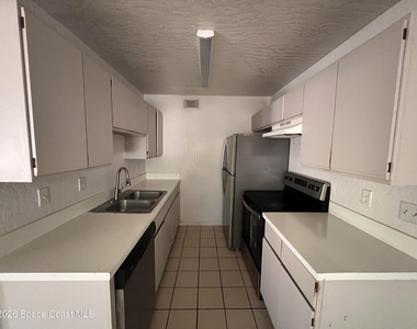 3214 Tree Ridge Lane Ne - Photo Thumbnail 5