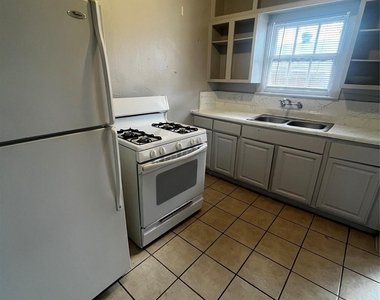 1711 W Main Street - Photo Thumbnail 7