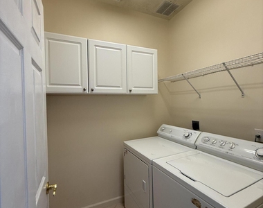 633 Nw Whitfield Way - Photo Thumbnail 8