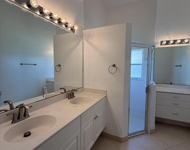 633 Nw Whitfield Way - Photo Thumbnail 12