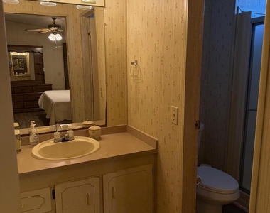706 Hyacinth Circle - Photo Thumbnail 8