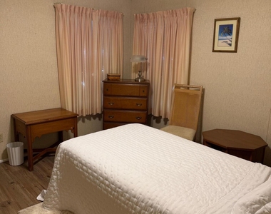706 Hyacinth Circle - Photo Thumbnail 10