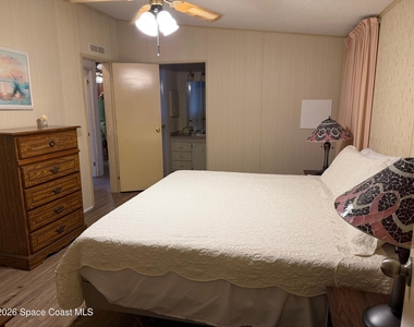 706 Hyacinth Circle - Photo Thumbnail 7