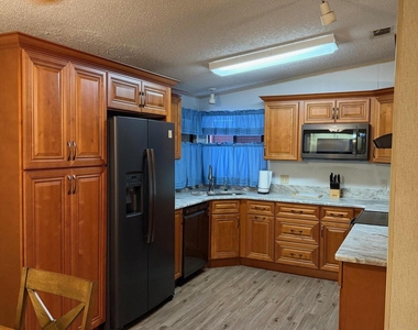 706 Hyacinth Circle - Photo Thumbnail 3