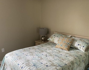 1099 Country Club Drive - Photo Thumbnail 5