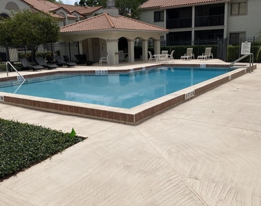 1099 Country Club Drive - Photo Thumbnail 8
