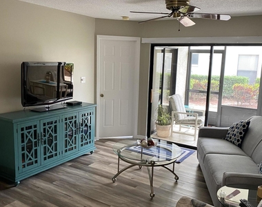 1099 Country Club Drive - Photo Thumbnail 2