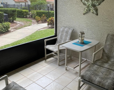 1099 Country Club Drive - Photo Thumbnail 7