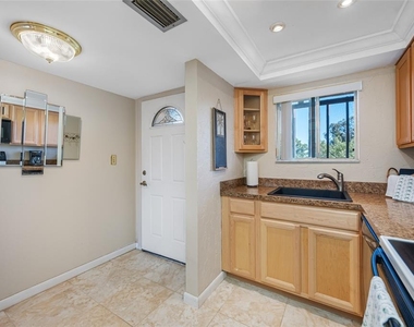 1243 S Martin Luther King Jr Avenue - Photo Thumbnail 10