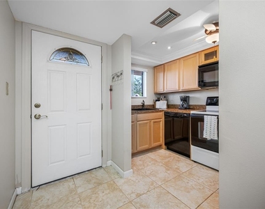 1243 S Martin Luther King Jr Avenue - Photo Thumbnail 36