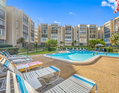 1243 S Martin Luther King Jr Avenue - Photo Thumbnail 4