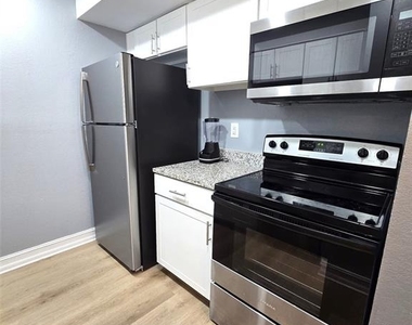 4032 Tumble Wood Trail - Photo Thumbnail 7