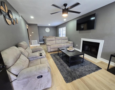4032 Tumble Wood Trail - Photo Thumbnail 10