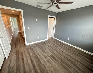 6334 Fairmont Lane - Photo Thumbnail 10