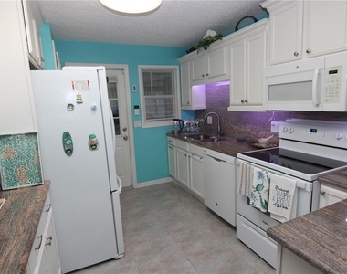 1207 Lakehouse Court - Photo Thumbnail 2